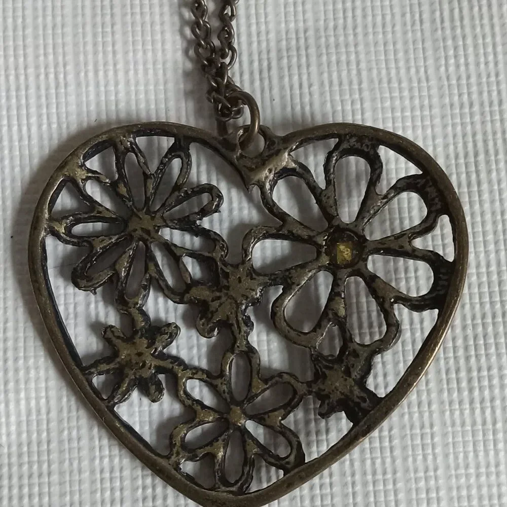 Brassy Gold Toned Filigree Flowers Heart Shaped Pendant Single Strand Necklace
